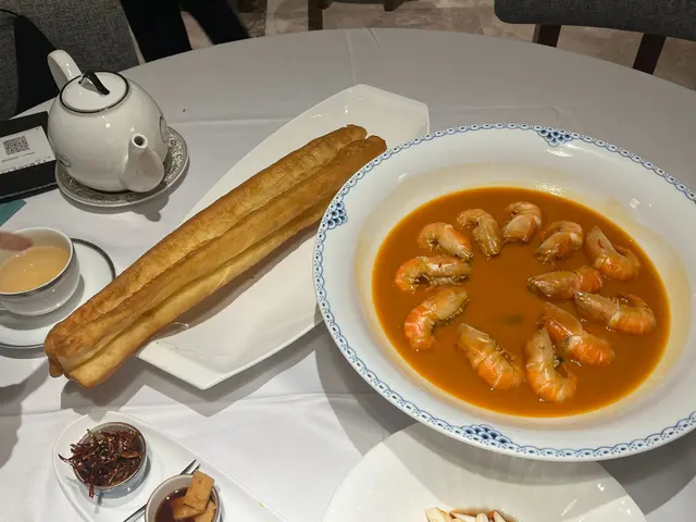 口味羅氏蝦配手臂油條