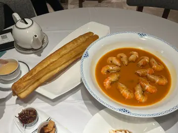 口味羅氏蝦配手臂油條