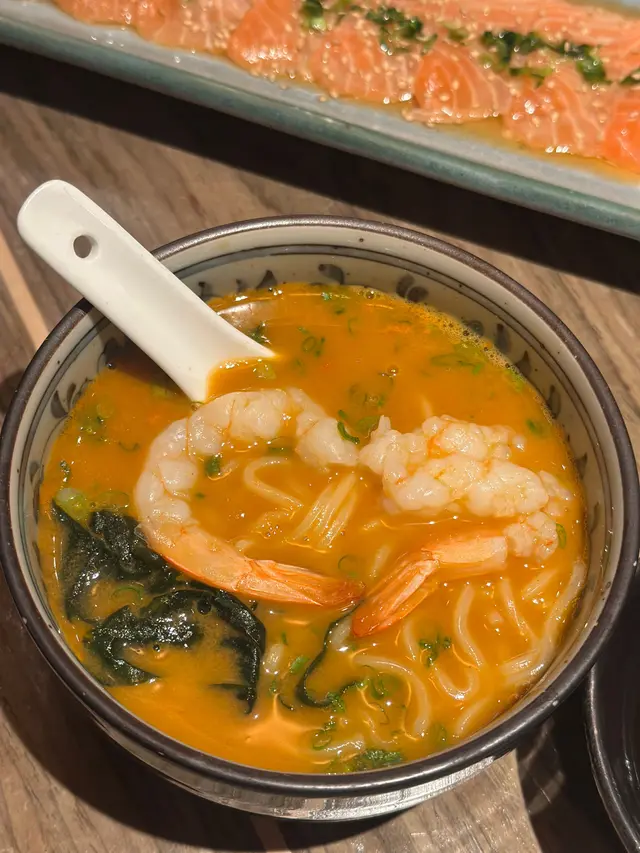 招牌龍蝦湯海鮮拉麵