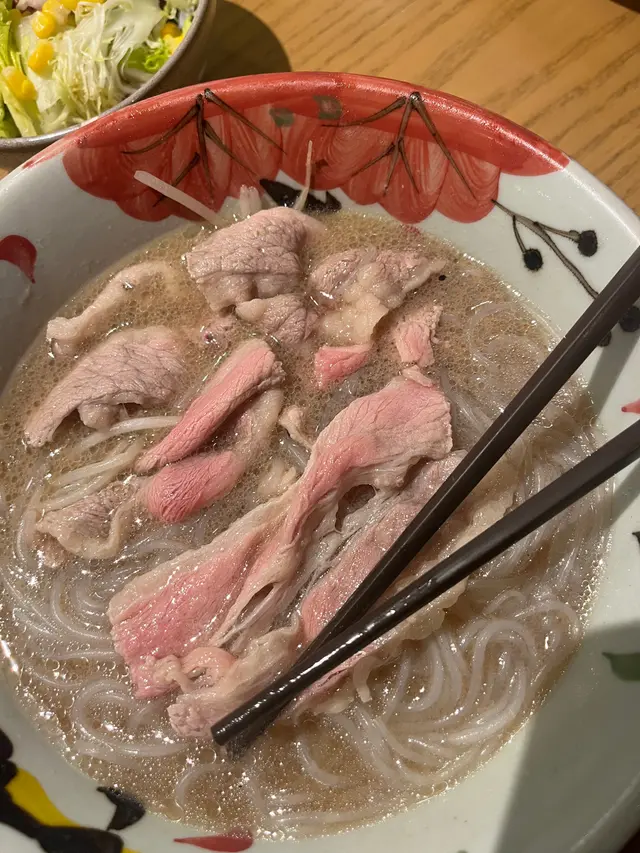 生牛肉越式牛湯米線