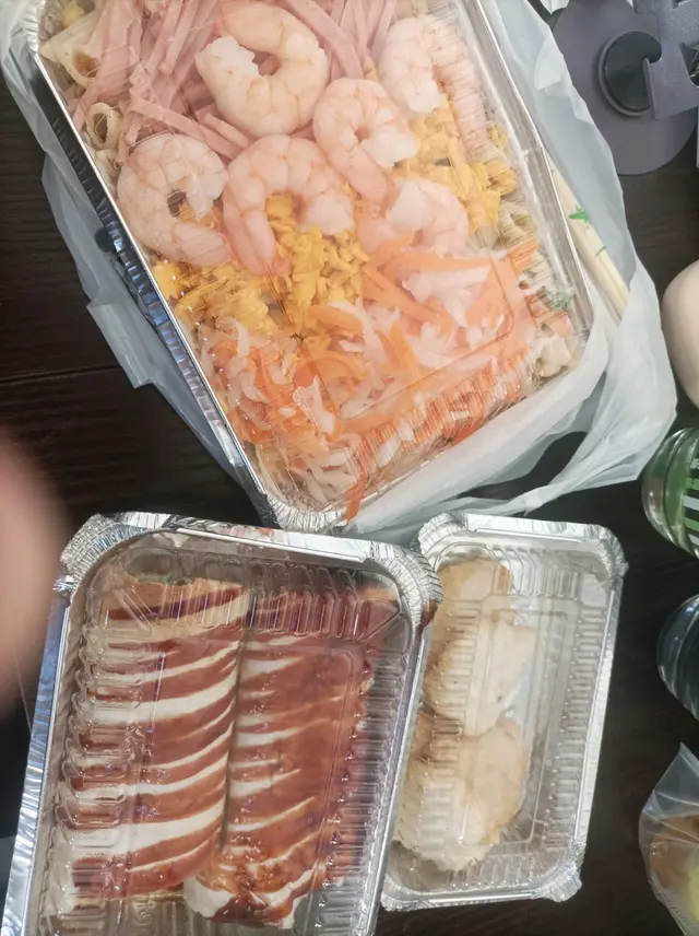 麻醬大蝦動場通粉+無胸牛肉卷+炸墨魚餅