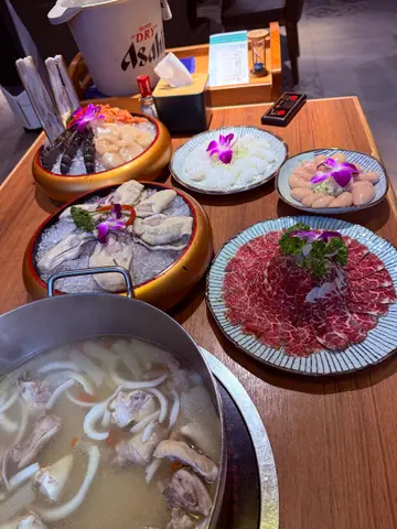竹笙椰子鸡煲