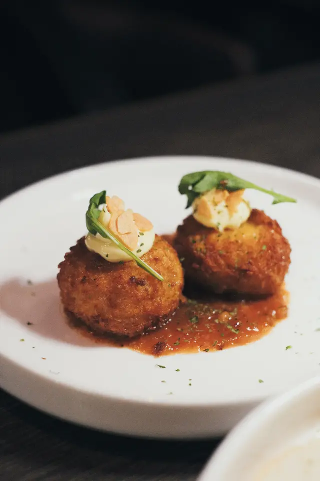 蟹肉蟹餅球 (配墨西哥辣醬)