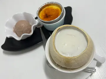 椰皇炖鲜奶，法式焦糖炖蛋加雪糕