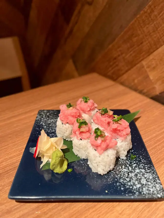 香蔥吞拿魚腩煙蘿蔔卷