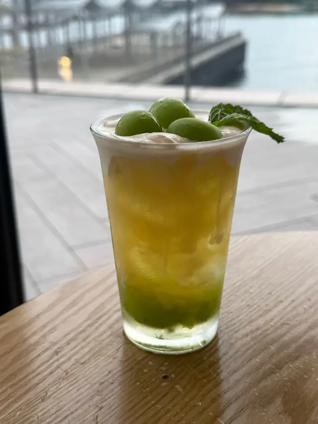 帶點驚喜的香印提子奶蓋綠茶