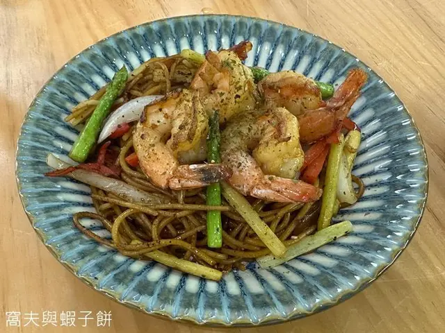 黑椒大蝦炒意粉
