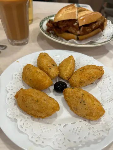 馬介休球
