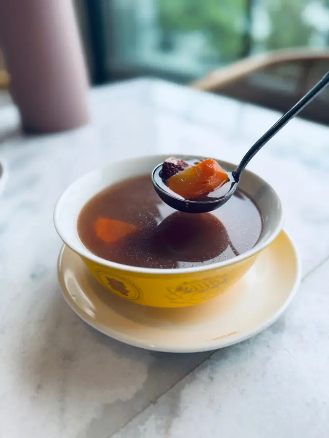 粉葛蘿蔔煲豬𦟌