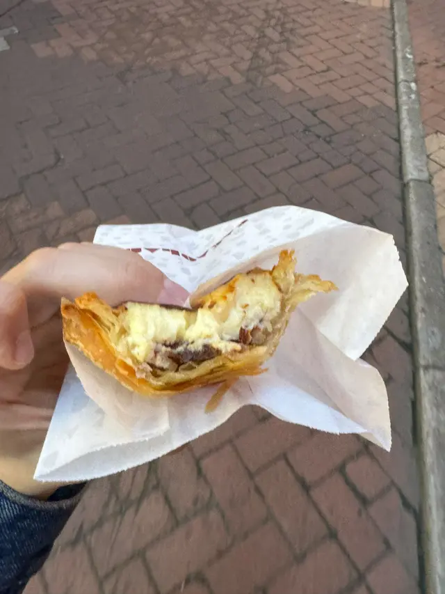自從轉咗茶餐廳牛油之後，個酥皮口感差咗