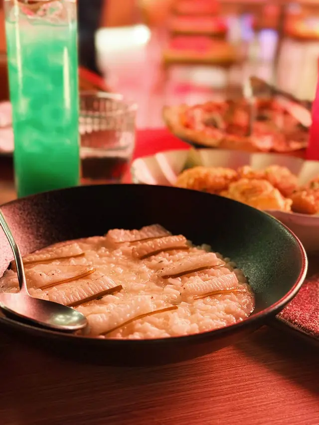 
用咗日本菜好常見嘅左口魚去整意大利燴飯，效果唔錯😀左口魚裙邊入口即溶，油脂感十足🤤意大利飯都好Creamy