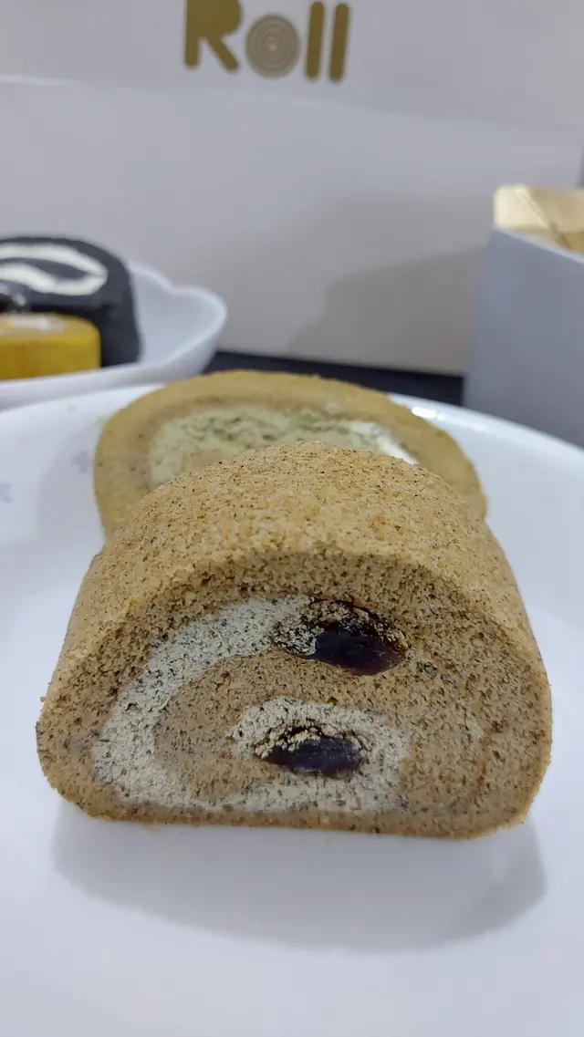 鳳凰單叢鴨屎香烏龍茶卷蛋