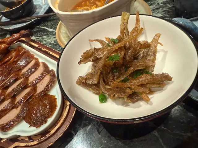 非常喜歡，重點推介美食，條魚嘅大細剛剛好入口，唔會太大條，最欣賞好似蜜糖味甜甜地嘅醬汁