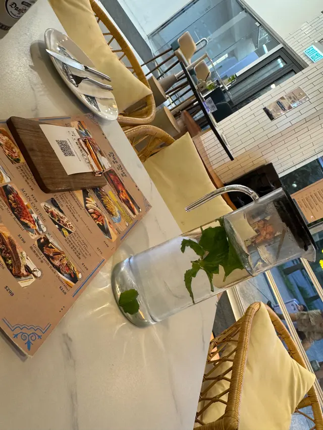 兩人有四人枱尚算舒適