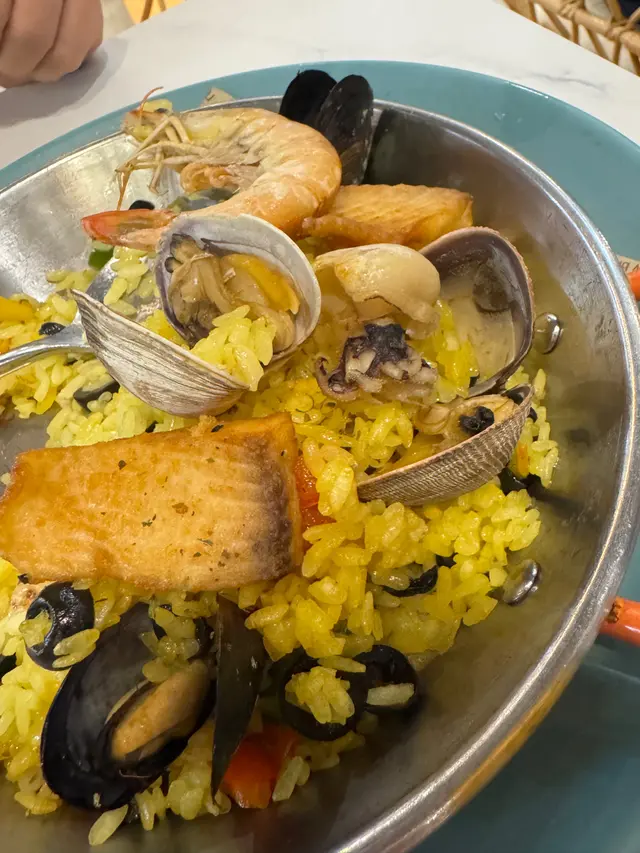 兩個人食剩半兜
#難食過便利店飯