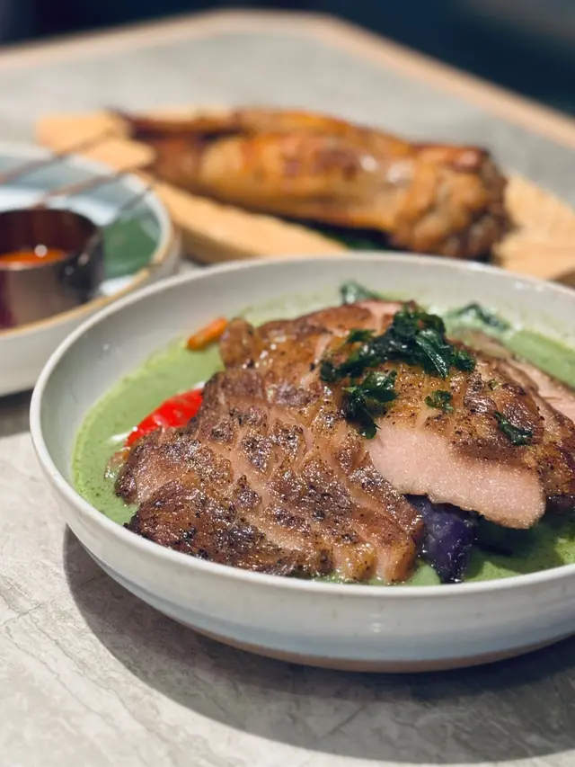 椰香青咖喱配豬頸肉 