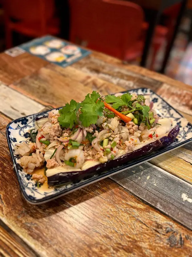 茄子肉碎魷魚沙律