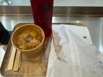 焗烤巨人雞髀配迷你蘑菇飯