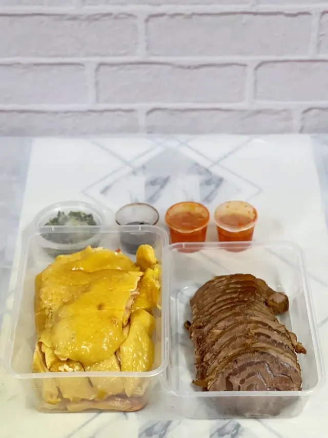 招牌脫骨海南雞 & 五香牛𦟌