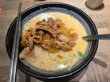 牛肉拉麵