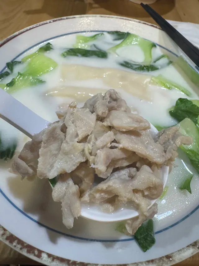 嫩雞白布湯闊麵套餐