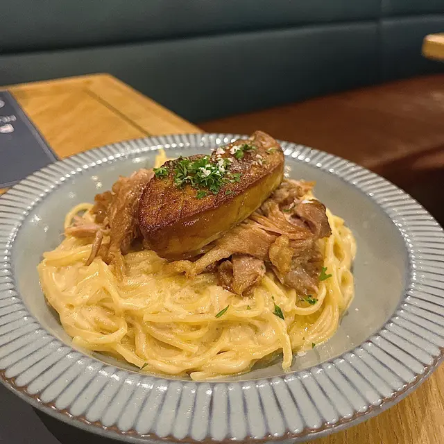 煎鴨肝配油封鴨腿意粉 Seared Foie Gras & Confit Duck Leg Spaghetti