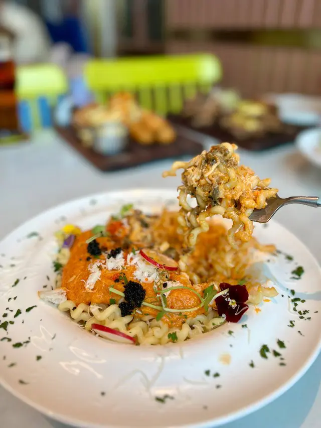 金沙蟹黃蟹肉QQ捲捲意粉