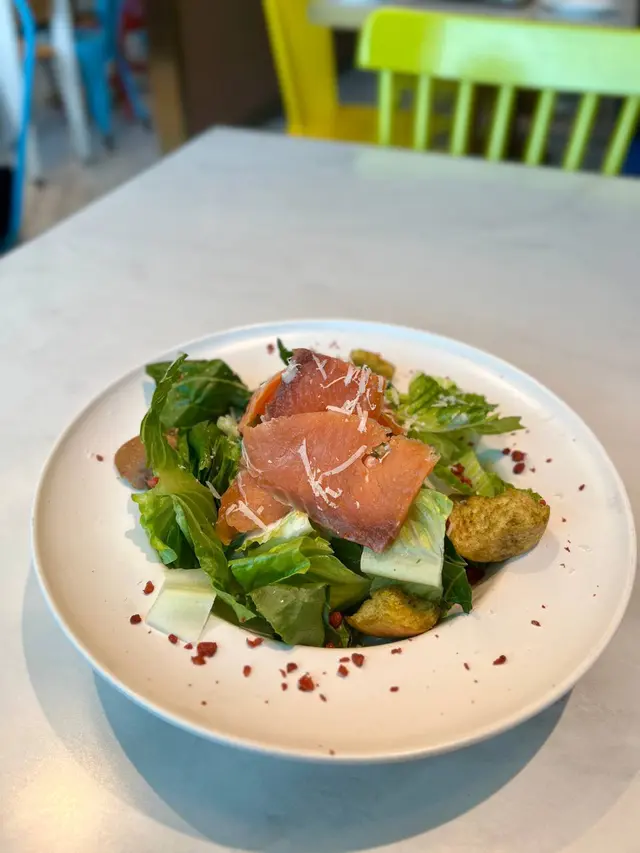 煙三文魚凱撒沙律