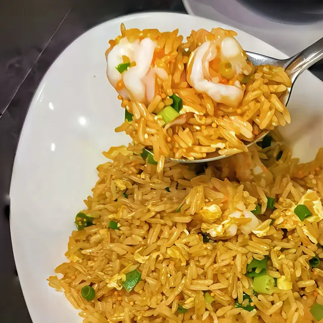 蝦味魚子蝦球炒飯