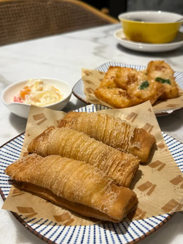 酥皮菠蘿叉燒酥