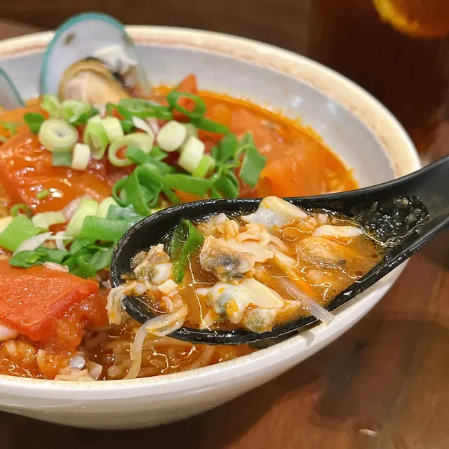 蕃茄蝦頭膏海鮮湯粉