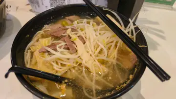 猪润金针菇米线