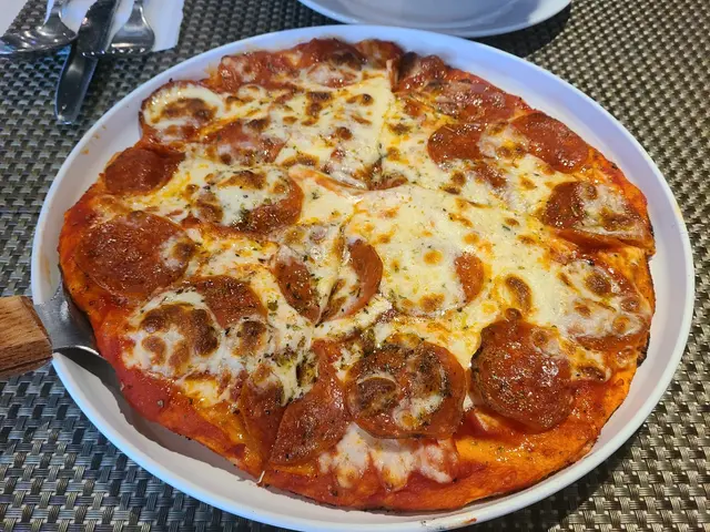 墨西哥辣椒辣肉腸薄餅