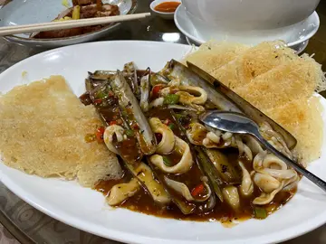 豉椒炒蟶子煎米粉底