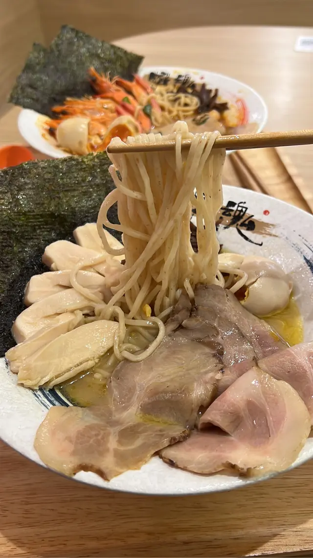 特盛·雞白湯拉麵🍜