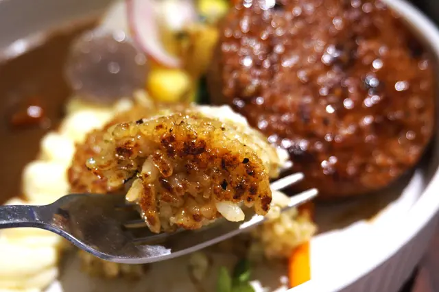 日式咖喱•素肉漢堡扒