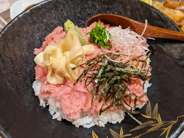 蔥吞拿魚腩蓉丼