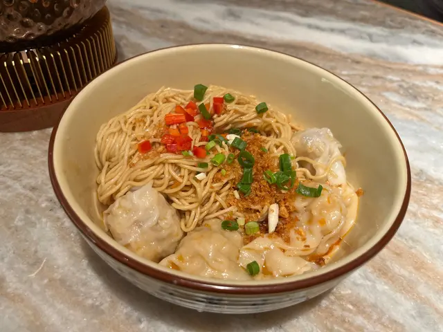 紅油鮮蝦抄手拌麵