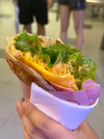 火腿鸡蛋肉松手抓饼