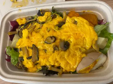 Stir-fried  egg  with  mixed  mixed  mushrooms  