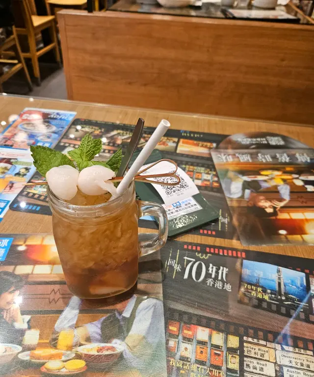 荔枝冰紅茶-味道清新，係炎炎嘅夏日，嘆返杯感覺好chill，餐廳環境好乾淨，員工服務態度好親切😉