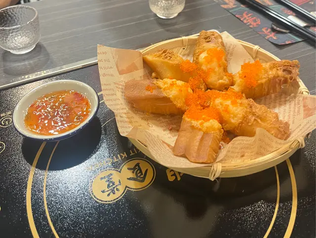 蟹籽百花釀油炸鬼