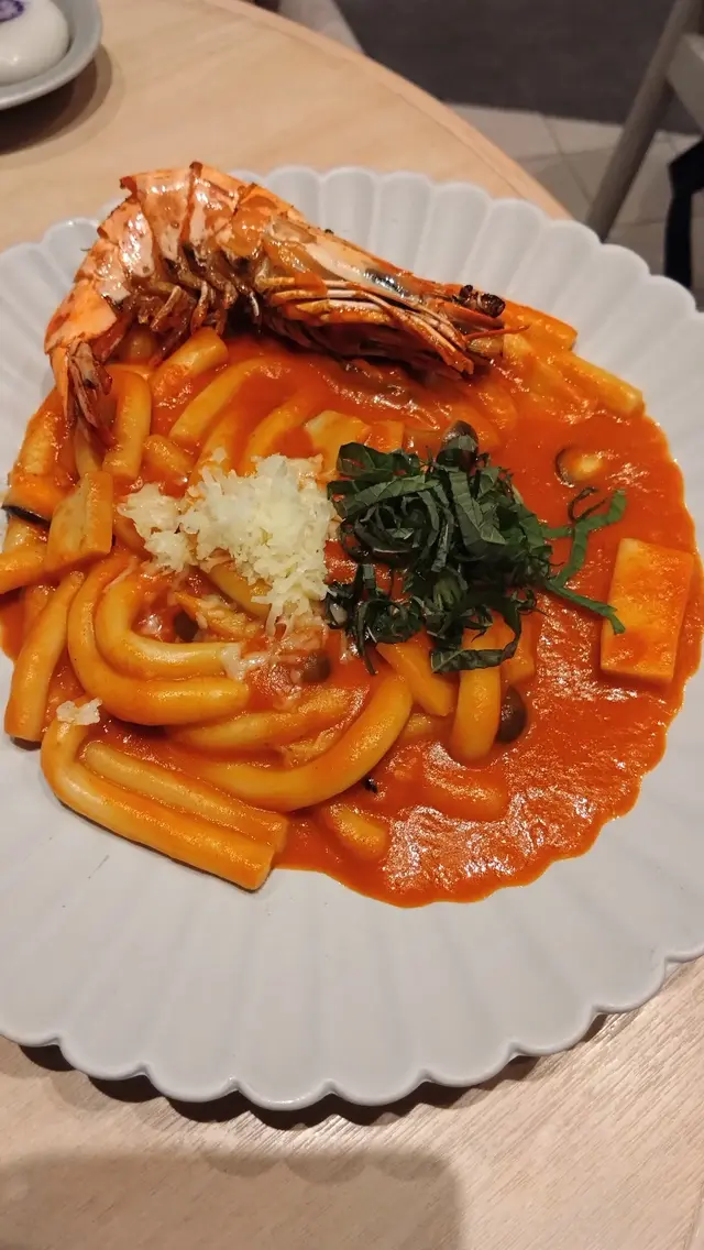 輕微香辣茄汁，酸中帶辣幾惹味