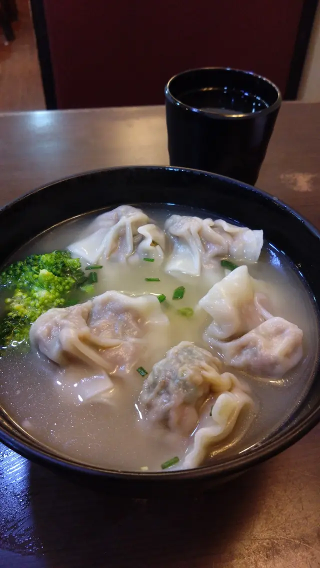 芹菜豬肉水餃麵