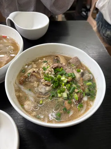 香菇虾米鲜蚝仔肉碎银针粉加猪润