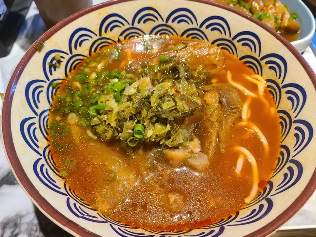 番茄牛肉牛筋麵(片切)