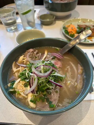 越南三拼河粉