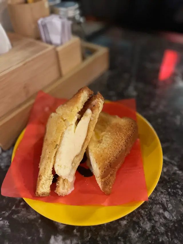 港式蜜糖多士夾雪糕