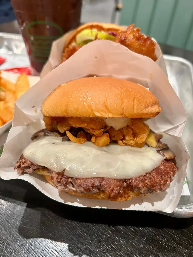 蒜香蘑菇牛肉漢堡