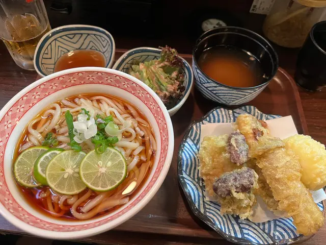 冷酢橘烏冬
廣島蠔鰻魚半熟蛋紫薯杏鮑菇